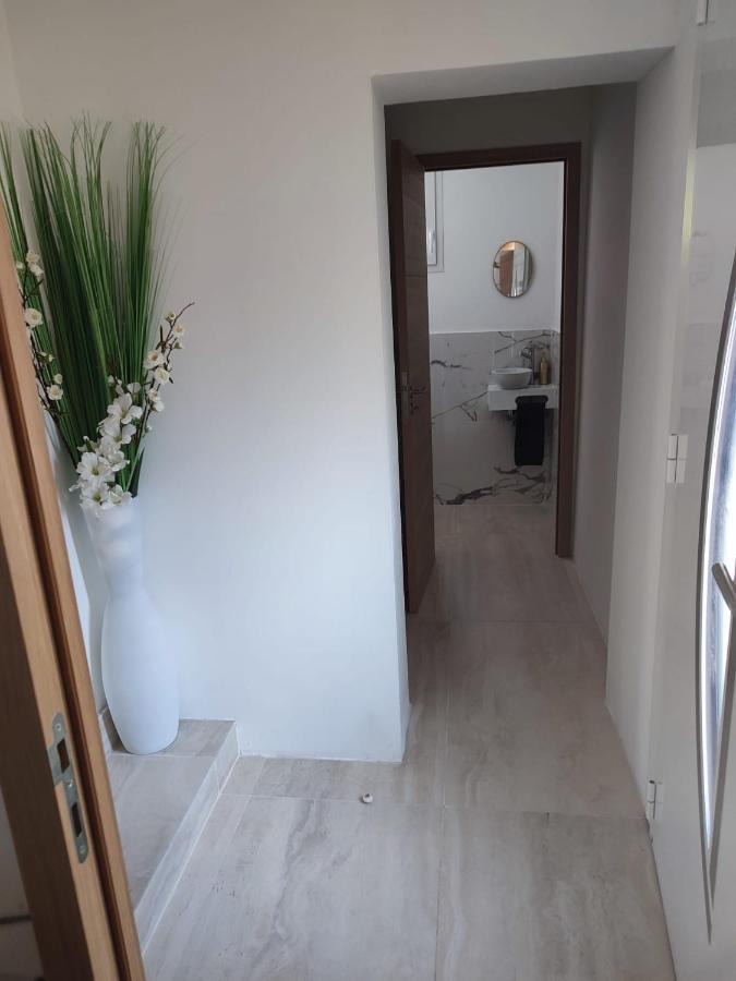Magnifique Appartement 2 Chambres Avec 50 M2 De Jardin Privatif Ла-Кро Екстер'єр фото