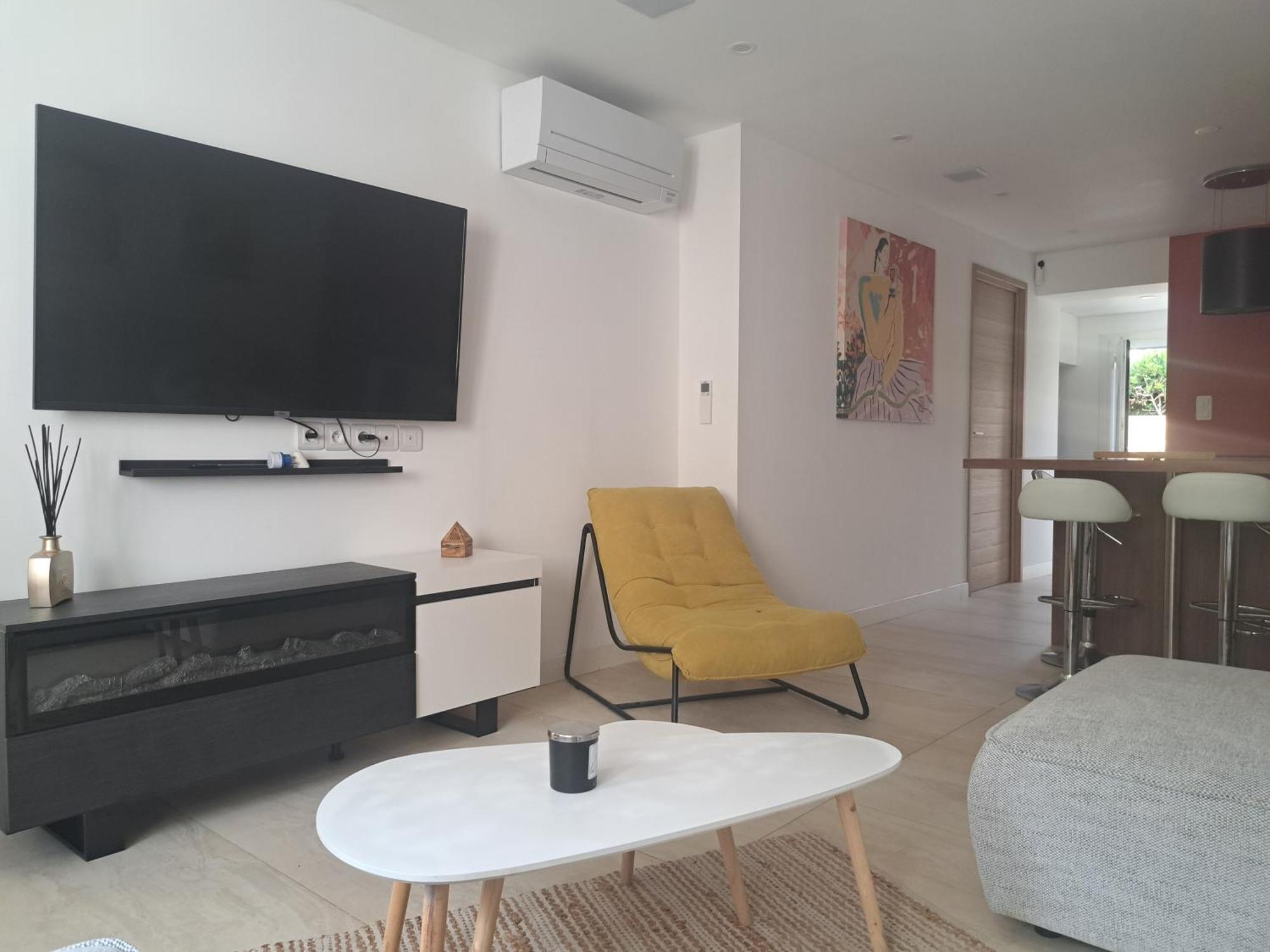 Magnifique Appartement 2 Chambres Avec 50 M2 De Jardin Privatif Ла-Кро Номер фото